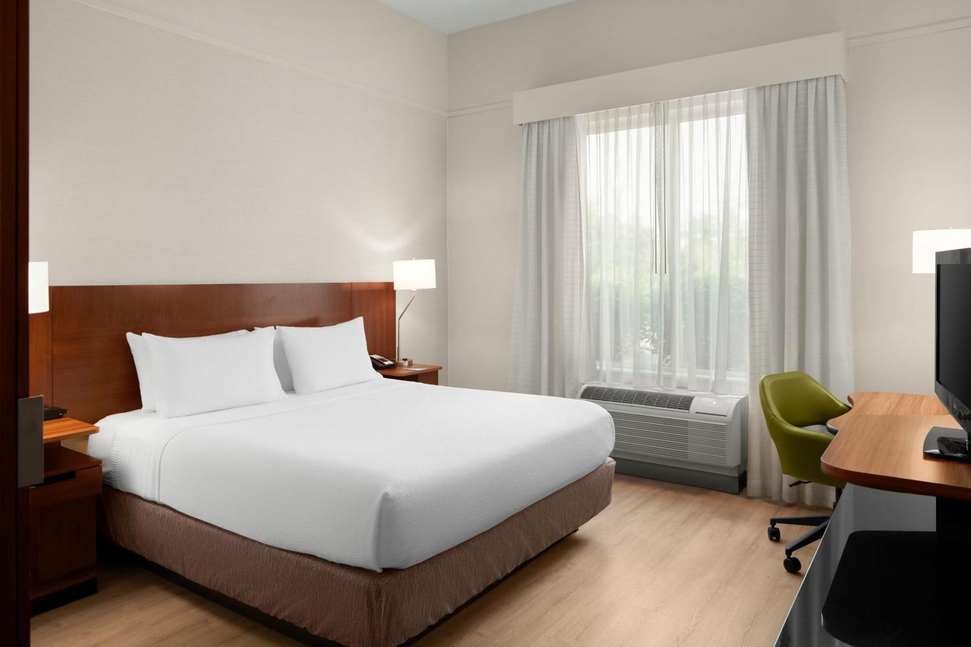 Fairfield & By Marriott 3*